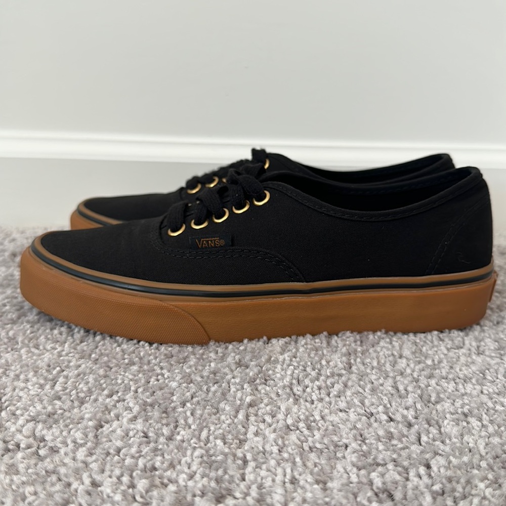 Vans Authentic Gum, US Women’s 8.5 or US Men’s 7.0, No tags/box.